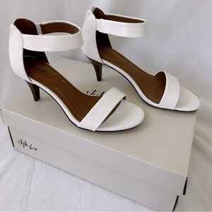 Size 7 white Style & Co mid heel sandals NEW